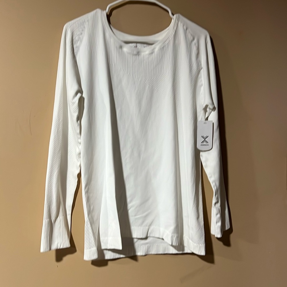 women's long sleeved 100% Nylon Xersion
